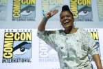 Yvette Nicole Brown, Moderator